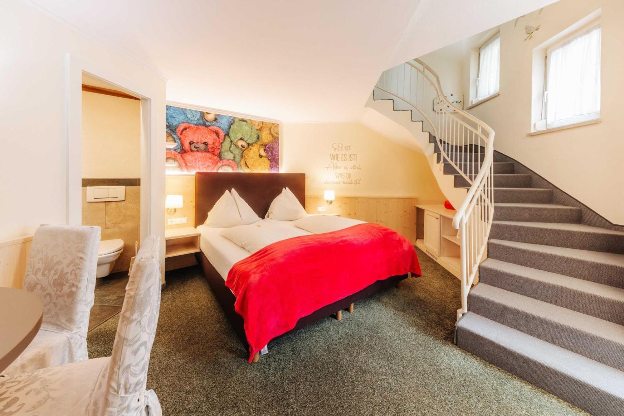 Smileys Kinderhotel Trebesing Exteriör bild