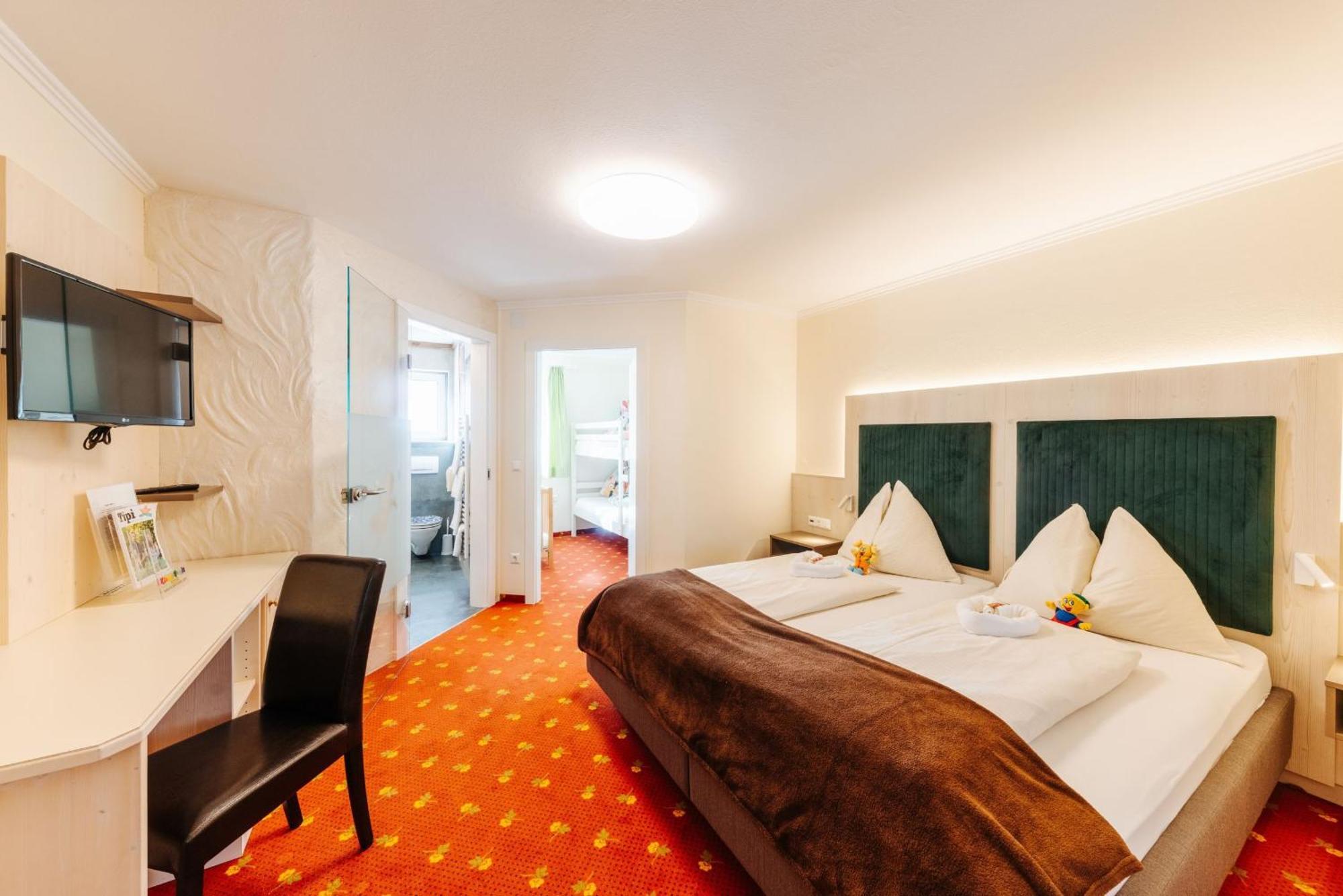 Smileys Kinderhotel Trebesing Exteriör bild