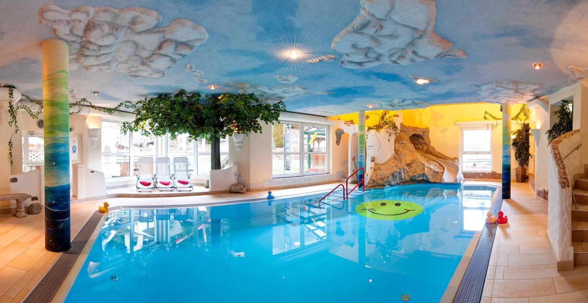 Smileys Kinderhotel Trebesing Exteriör bild